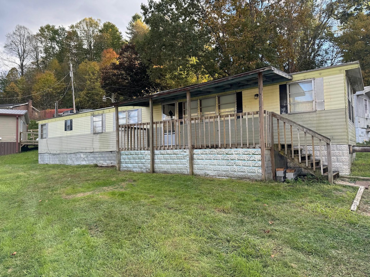 7706 Primrose Ln Norton