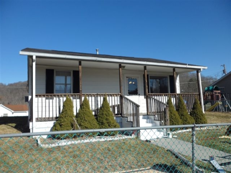 13135 Pleasant Rd Coeburn